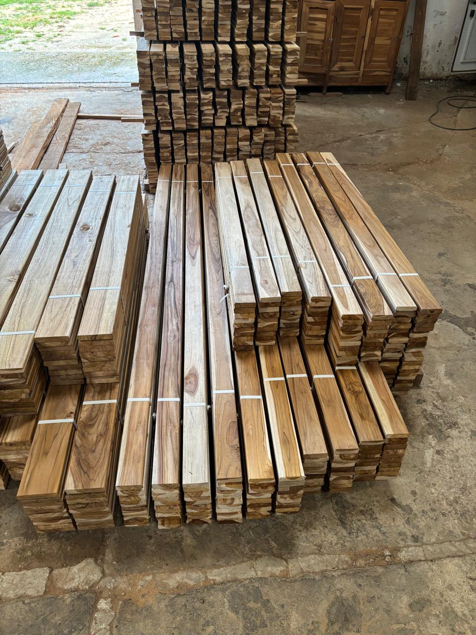 Tablones de madera de teca para exportación